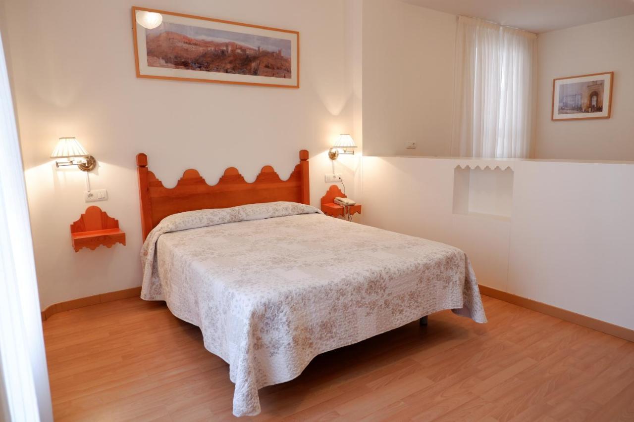 Hotel Andalucia Lanjaron Bagian luar foto